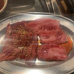 Yakiniku Kasuga - 上ハラミ 半皿＋カルビ 半皿