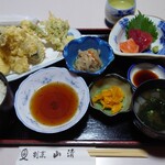 山清 - 料理写真:ランチ 刺身と天ぷら 990円 全景