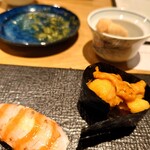 Sushi Takase - エビとウニの握り