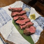 くじら - ブラックアンガス牛 塩とワサビで頂きます♫