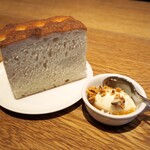 スガハラ - パン（フォカッチャ） + マスカルポーネ