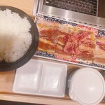 焼肉食堂まんぷく - まんぷくの生カルビ定食(肉大盛) 1720円