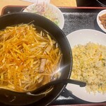 新横浜大酒場 - ネギチャーシュー麺＋半チャーハン