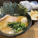 家系ラーメン クックら - かためおおめ海苔味玉ライス