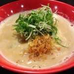 ちらん - 海老白湯ラーメン。海老の香ばしさとクリーミーさも健在