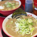 とんこつラーメンいしい - バリラーメン+ネギ