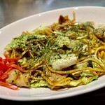 お好み焼き 鉄ちゃん - 磯野製麺の焼きそば用の特製蕎麦を使っています　市販していない業務用です