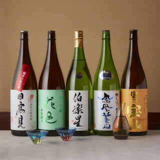 Enjoy seasonal sake from all over the country.