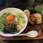 つけ麺屋しずく - 全部入り。これに追い飯もつくという食べ盛り大歓喜メニュー。