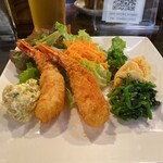 BISTRO食堂BAR ゆみこ - 大っきいエビフライ