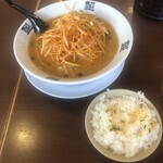 おおぎやラーメン - 料理写真: