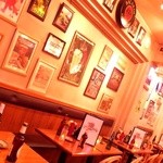 The 59's Sports Bar & Diner - 正統派アメリカンの雰囲気漂う店内☆まるで海外のパーティーのよう。色々な楽しみ方ができます！