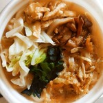 セブンイレブン - 料理写真:吉田のうどん 肉わかめ