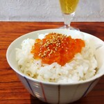 灼味噌らーめん 八堂八 - ご飯には「イクラ味噌漬け」が