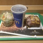 マクドナルド - N.Y. 肉厚ビーフ＆ポテト、コカ・コーラ ゼロ(Ｌ)、サイドサラダ