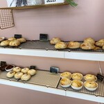 HAVE A NICE DAY PINKY BAGLE - ベーグルとパンの様子(O_O)