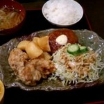 御馳走ごはん あの頃 - から揚げと煮込みハンバーグ定食