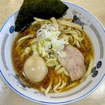 長八 - 「ラーメン(650円)+味付け玉子(110円)」です