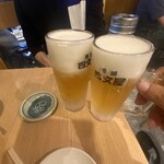 Sakana No Shimon'Ya - ピアノ君と飲みに来ました。
                        
                        この店はサッポロ黒ラベルの生ビール♡