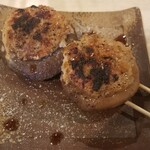 炭火焼鳥ゆう - 椎茸肉詰め。これも美味しかった。日曜日は昼から通し営業。飲んべえにはたまらない笑。昼飲みするなら是非一度♪