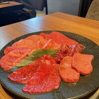 焼肉うしごろ 新宿三丁目店 - 
