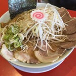 本格中華そば ロイヤル - 肉増しー！肉の花ー！