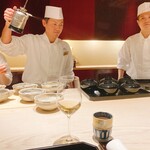 銀座うち山 - 心遣いのお椀の水滴がパフォーマンスになってる( ^ω^ )