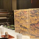 銀座うち山 - 日が暮れますよーと親方の声がかかって皆さん我に帰ってニコニコ。とっても和やかな時間です