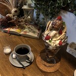 ナカザキ カフェ - チョコバナナパフェ