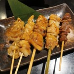 酒呑み処 膳 - ・「串焼き五点盛り タレ(¥680)」