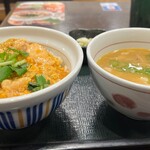 Nakau - 親子丼（並盛）450円＋とん汁京風つけものセット250円