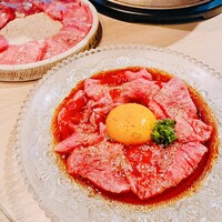 炭火焼肉 肉の匠 ひうち - 特製ユッケ。美味しいよ！