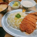 丸八とんかつ店 - 