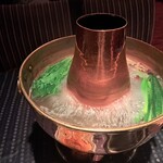 瀬里奈 - しゃぶしゃぶの鍋で調理中の水菜や、万能葱です。