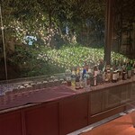 瀬里奈 - 夜景が見える、ラウンジの窓です。