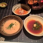 瀬里奈 - おろしにんにくを入れたしゃぶしゃぶのたれのぽん酢、ごまだれ、ピリ辛だれです。