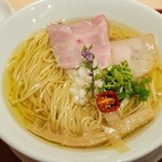 麦と麺助 - 美しい