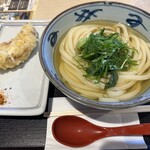 宮武讃岐うどん - かけうどん(冷やし)の大盛り+かしわ天