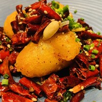 四川豆花飯荘 東京店 - 伊勢海老の唐辛子炒め。