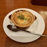 ロイヤルホスト 神田神保町店 - オニオングラタンスープです。