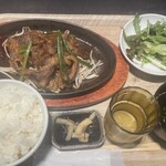 肉山食堂 - 