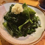 かにや - 「肉厚ワカメ」@495   さっぱりと酢醤油で頂きます