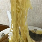 三栄ラーメン - 麺リフトアップ