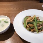 中国料理 唐花 - せせりと冬野菜の炒め物と中華粥