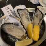 Oyster&Grillbar #lemon - 北海道のサロマの生牡蠣