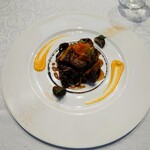 シャトー　ラ・パルム・ドール - ◯特選黒毛和牛のヒレステーキ
      フォアグラのポワレ添え　ソース・ペリグー
      
      国産黒毛和牛のヒレステーキに
      ふっくらと仕上げたフォアグラ