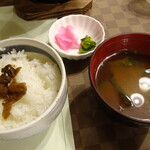 国民宿舎 あいお荘 - ごはん、味噌汁、香物