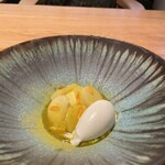 arkua - チーズのシャーベットとラフランス　パッションフルーツのソースで