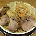 Menderu - 豚ラーメン750円　野菜多め・にんにく・脂少し