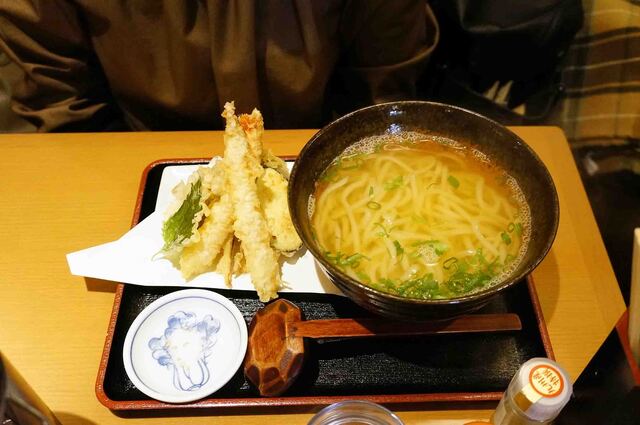 大地のうどん 博多駅ちかてん>